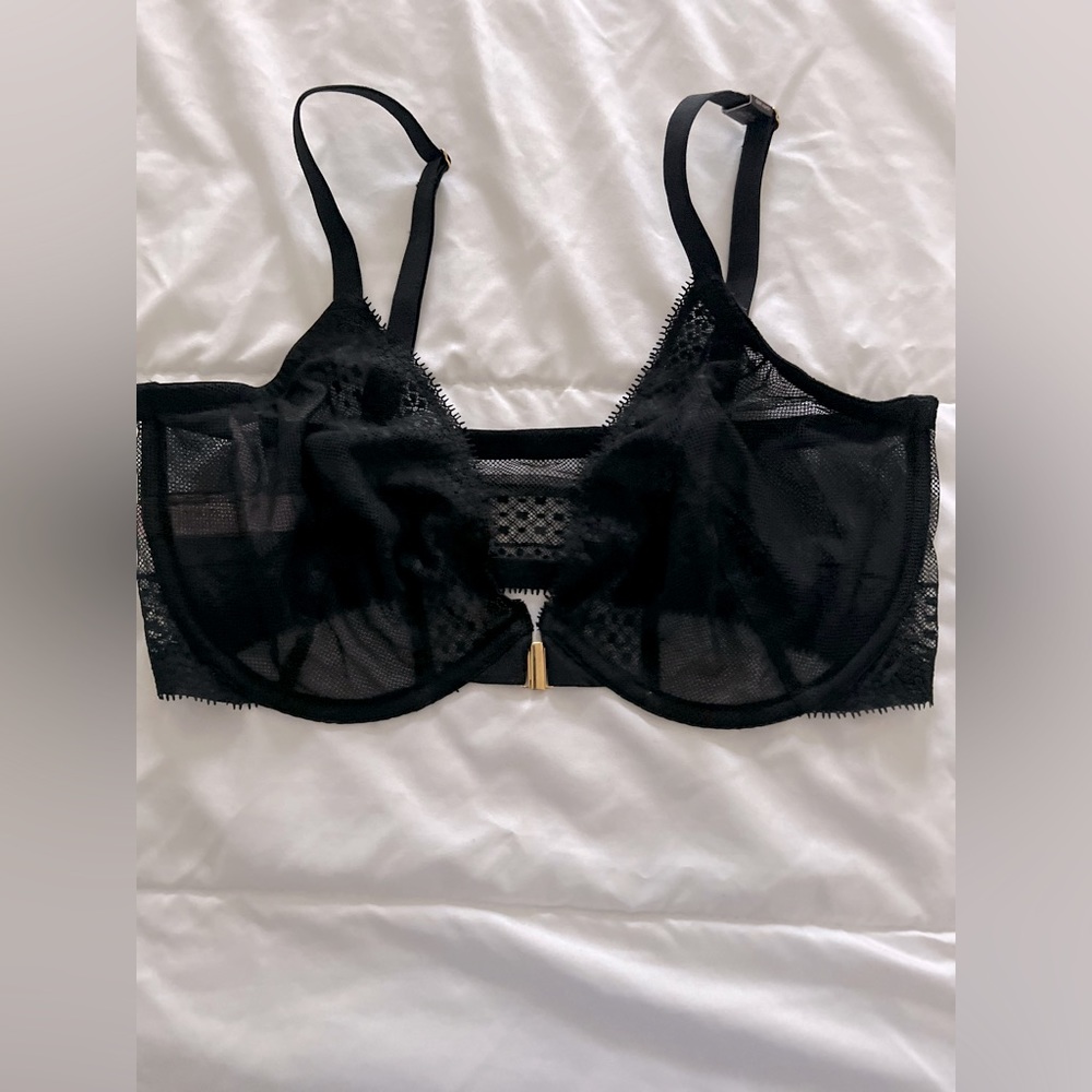 NWT VICTORIA SECRET BRA